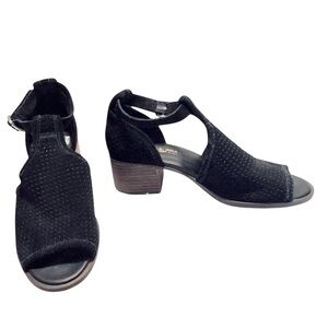 Kookaburra by UGG Black Perforated Suede Leather Ashlyn Ankle Peep Toe Booties 7